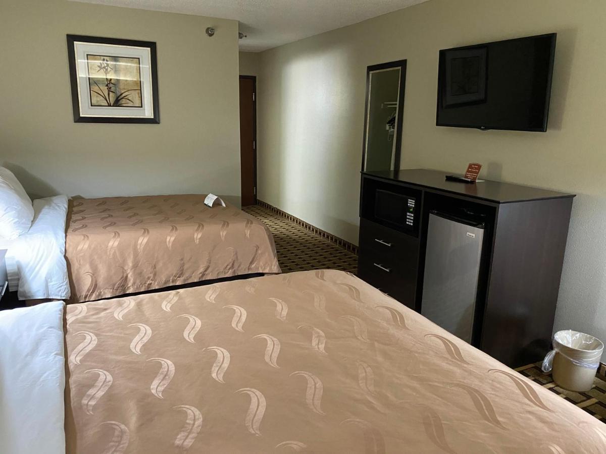 Quality Inn Morton At I-74 Bagian luar foto