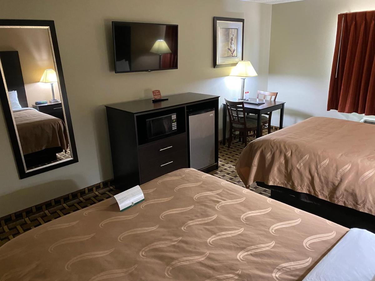 Quality Inn Morton At I-74 Bagian luar foto