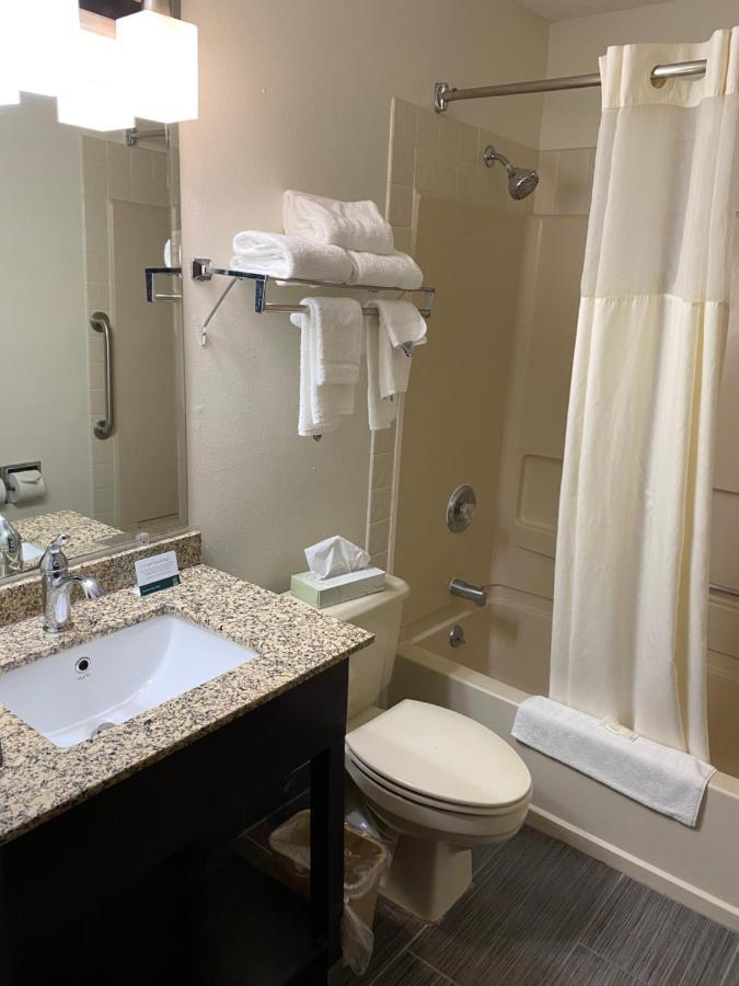 Quality Inn Morton At I-74 Bagian luar foto