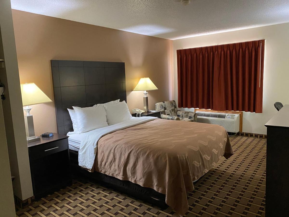 Quality Inn Morton At I-74 Bagian luar foto