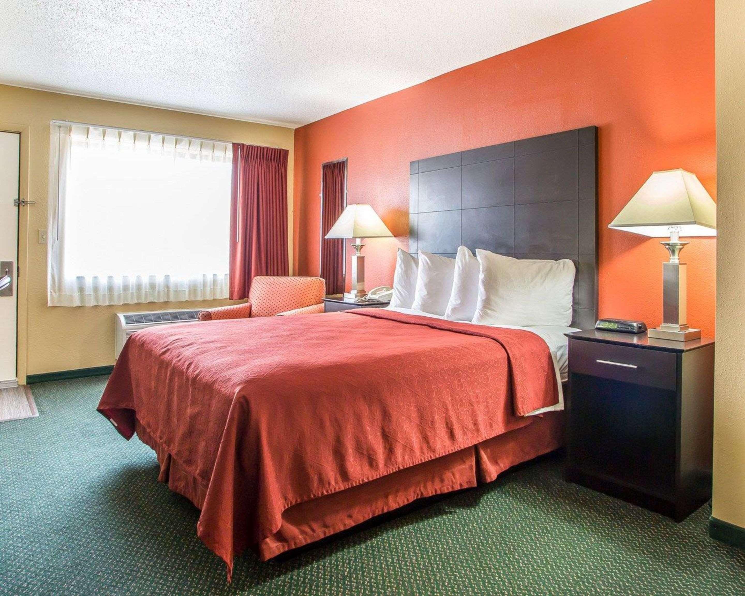 Quality Inn Morton At I-74 Bagian luar foto