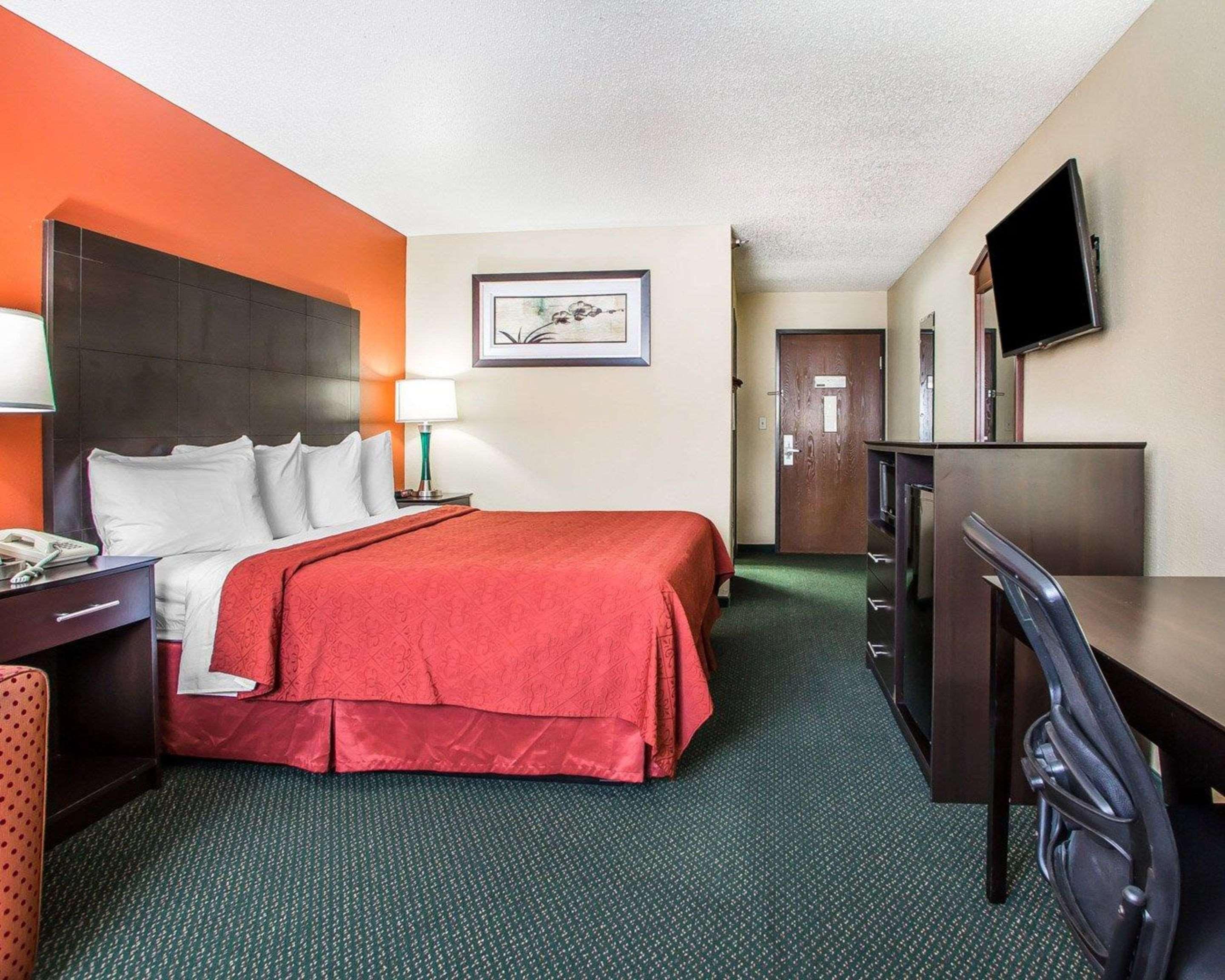 Quality Inn Morton At I-74 Bagian luar foto