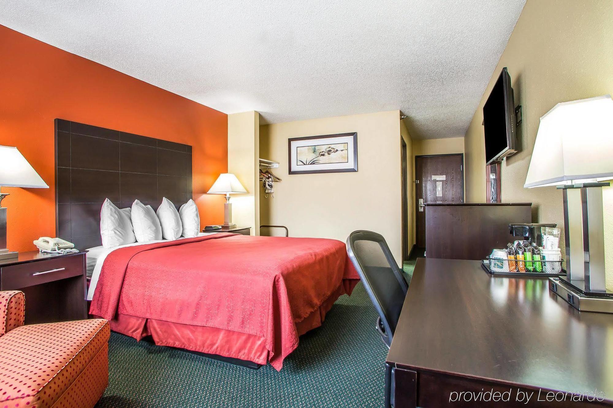 Quality Inn Morton At I-74 Bagian luar foto