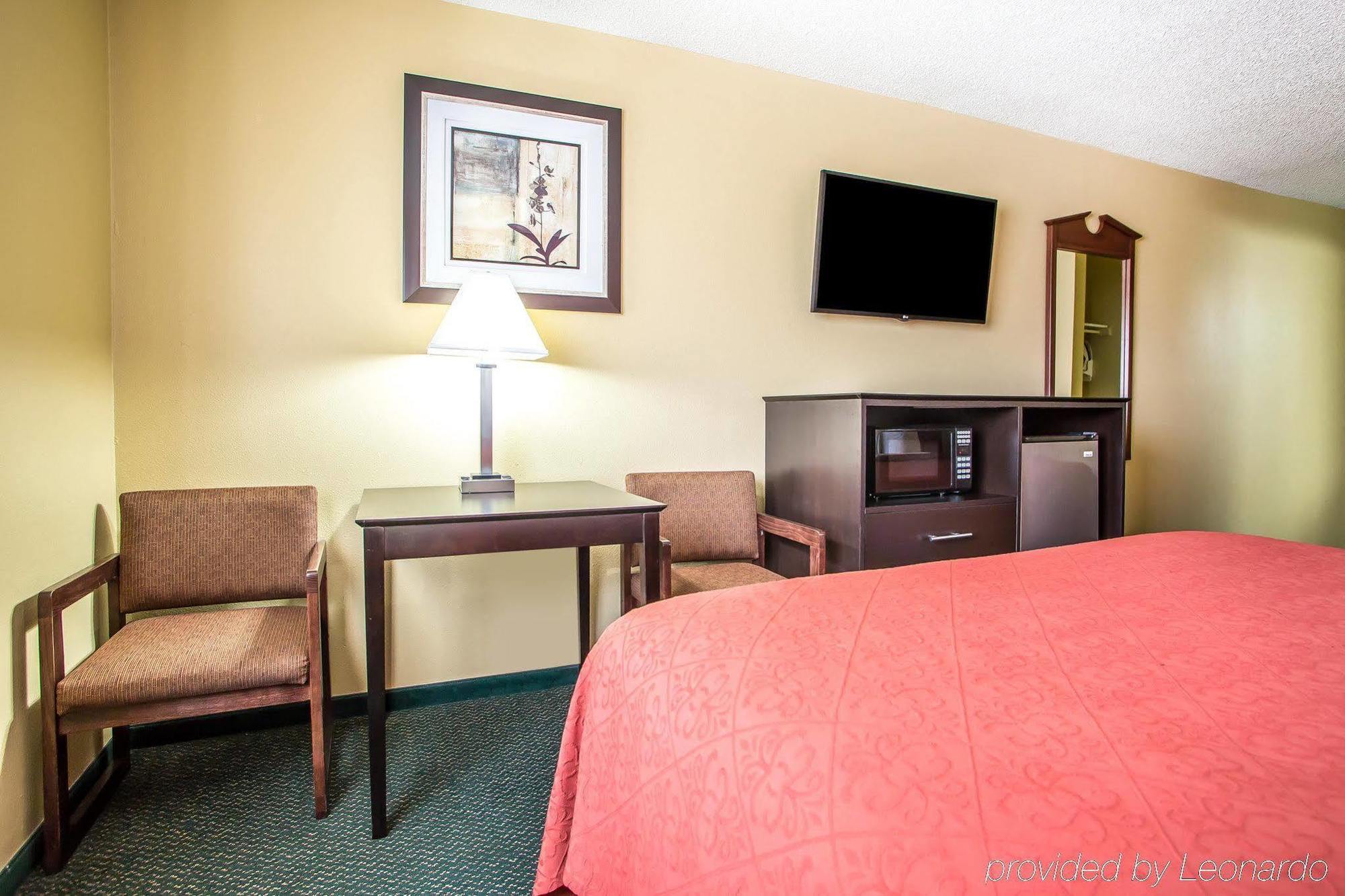 Quality Inn Morton At I-74 Bagian luar foto